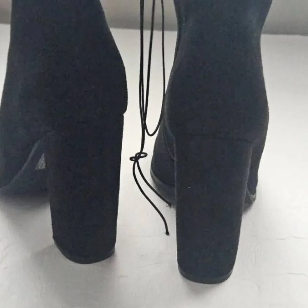 LADIES SUEDE THIGH HI‎ BOOTS. NWT